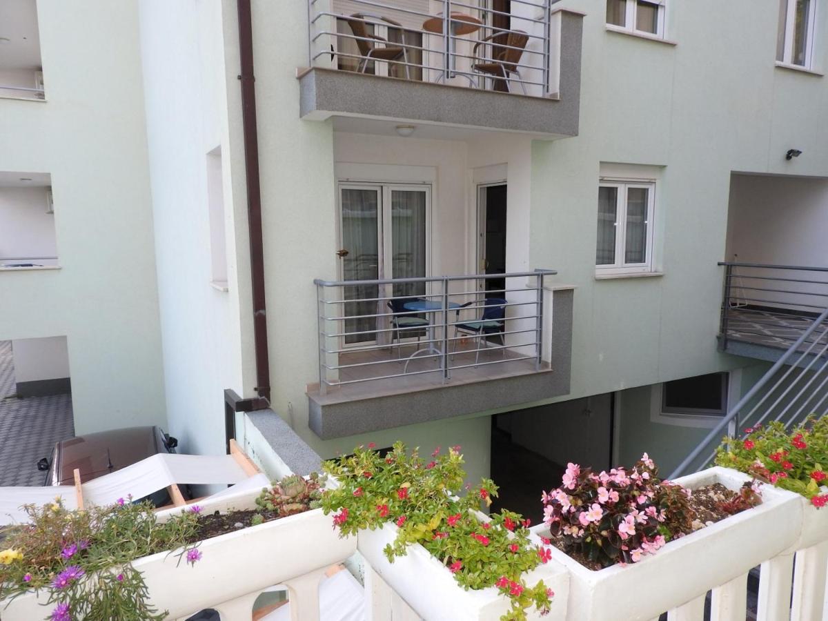 Ruza&Nikolina "1" Apartmani - Baška Voda المظهر الخارجي الصورة