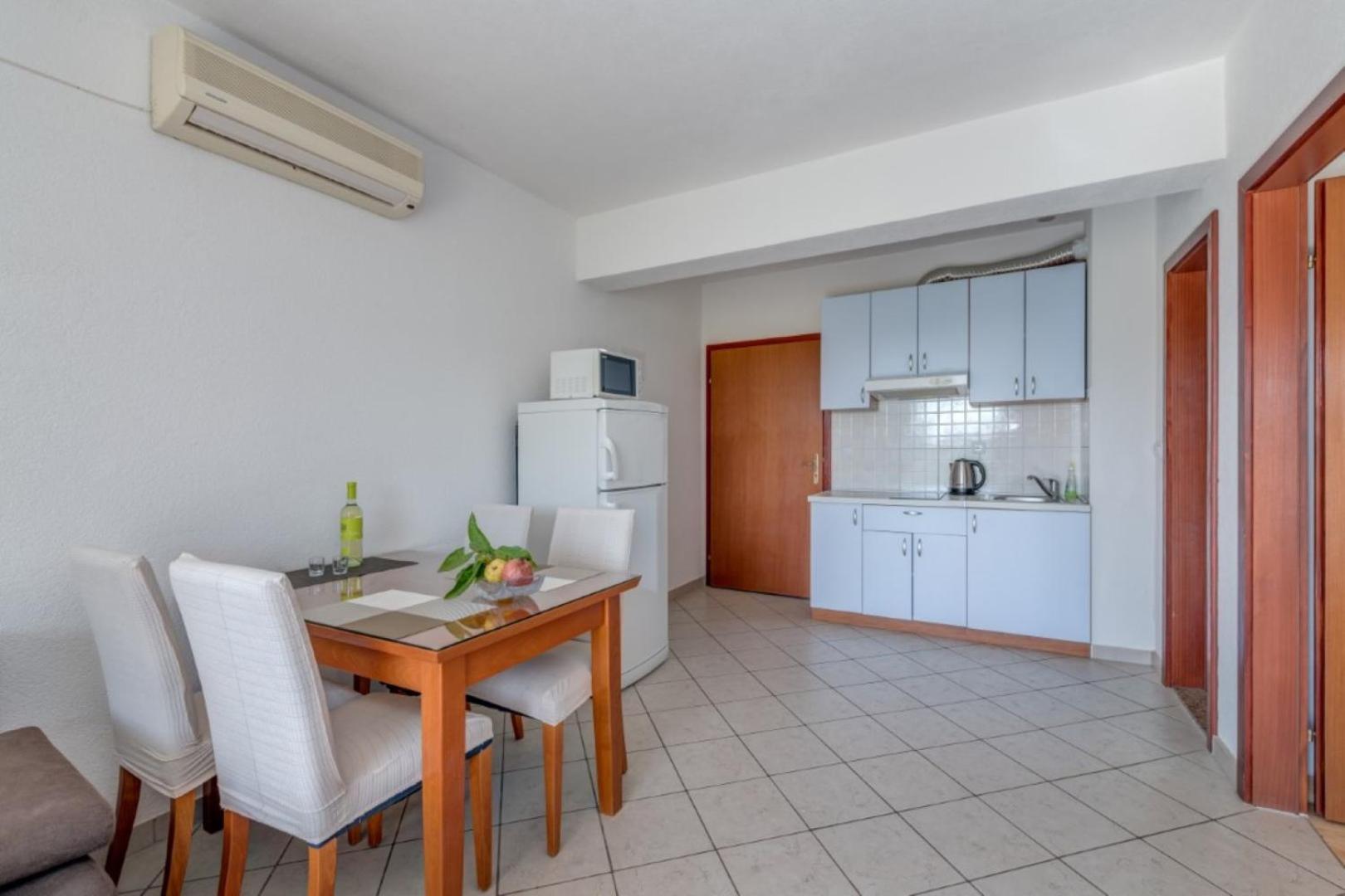 Ruza&Nikolina "1" Apartmani - Baška Voda المظهر الخارجي الصورة